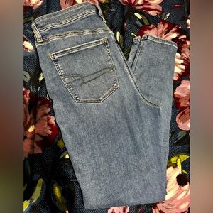 Women’s American Eagle jeans